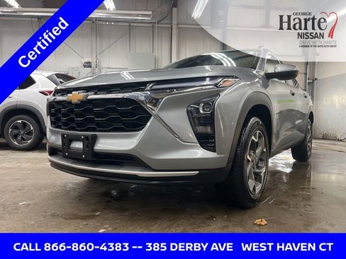 Used 2024 Chevrolet Trax LT w/ Driver Confidence Package image 1