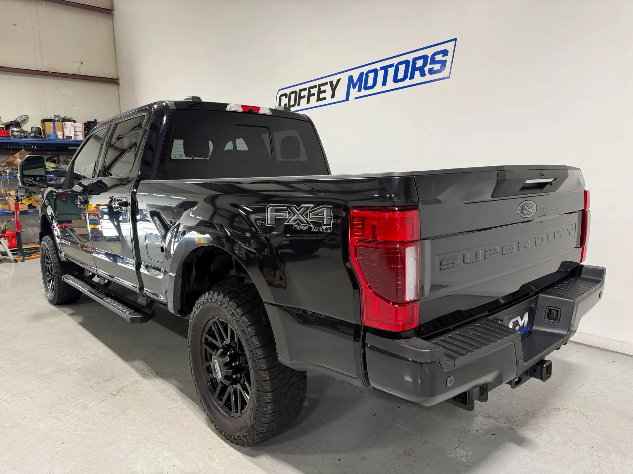 Used 2022 Ford F250 Lariat w/ Black Appearance Package AWD/4WD image 4