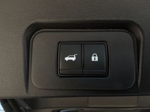 Used 2026 Nissan Rogue SL FWD image 14