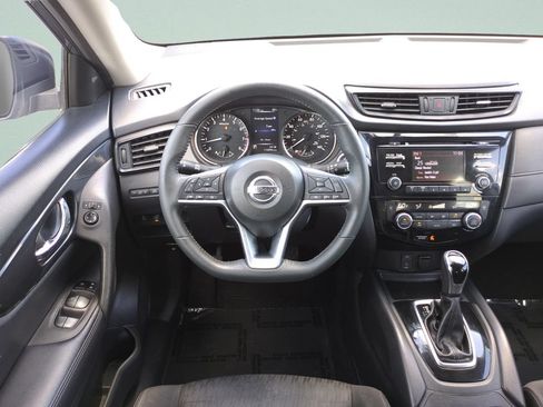Used 2017 Nissan Rogue SV FWD image 12
