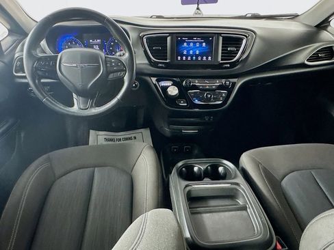 Used 2020 Chrysler Pacifica Touring w/ S Appearance Package image 26