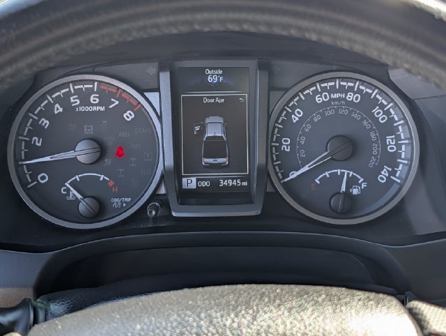 Used 2022 Toyota Tacoma TRD Off-Road w/ Technology Package AWD/4WD image 21