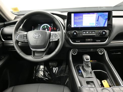 Certified 2025 Toyota Grand Highlander AWD image 20