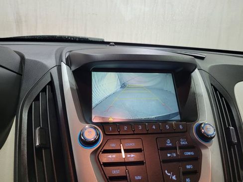 Used 2016 Chevrolet Equinox LTZ w/ Enhanced Convenience Package image 10