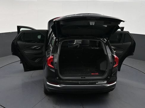 Used 2023 GMC Terrain SLT w/ LPO, Floor Liner Package FWD image 32