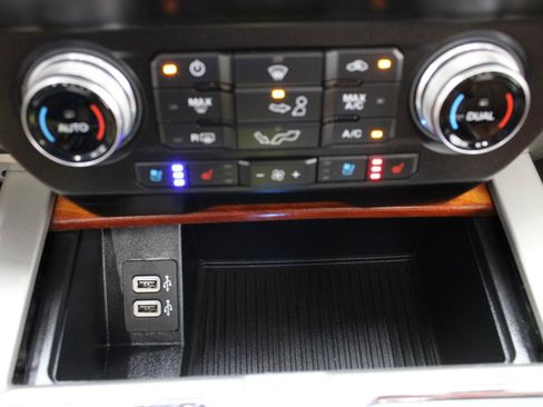 Used 2019 Ford F150 King Ranch w/ Equipment Group 601A Luxury AWD/4WD image 65