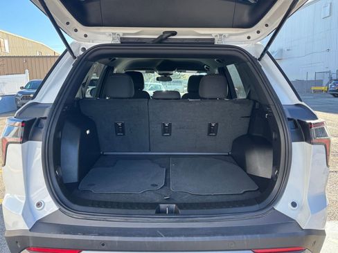 Used 2025 Chevrolet Equinox LT image 28