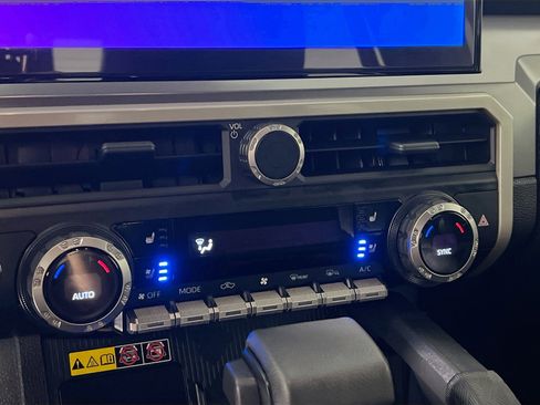 Used 2024 Toyota Tacoma TRD Sport w/ TRD Sport Premium Package image 27