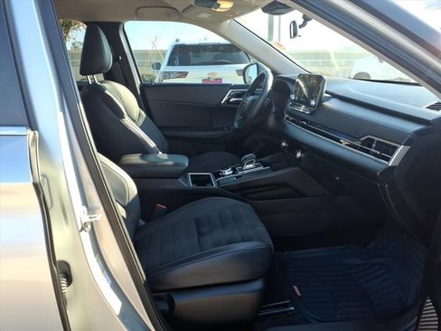 Used 2024 Mitsubishi Outlander SE image 17