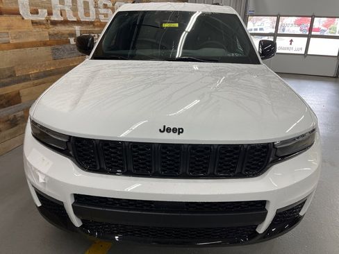 New 2025 Jeep Grand Cherokee L Limited w/ Black Appearance Package image 8