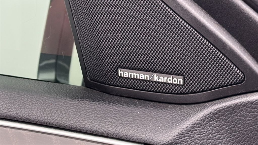 Used 2016 Mercedes-Benz E 350 4MATIC Sedan image 24
