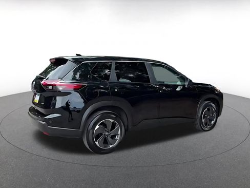 Used 2025 Nissan Rogue SV AWD/4WD image 12