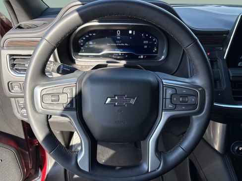 Used 2023 Chevrolet Suburban Z71 w/ Luxury Package image 12