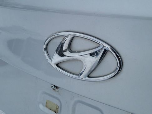 Used 2012 Hyundai Elantra GLS image 7