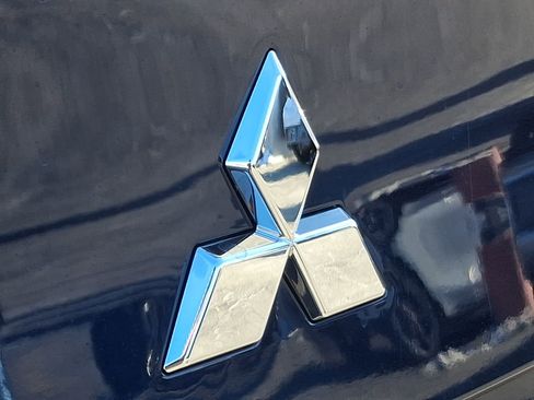 New 2026 Mitsubishi Outlander SE image 23