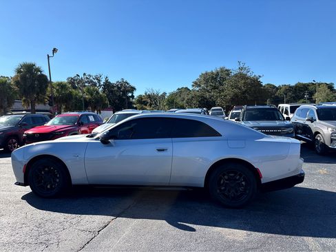 Used 2025 Dodge Charger R/T w/ Sun & Sound Package image 29