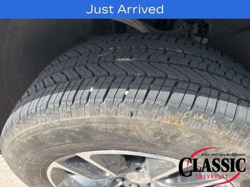 Used 2025 Chevrolet Silverado 1500 LT image 9