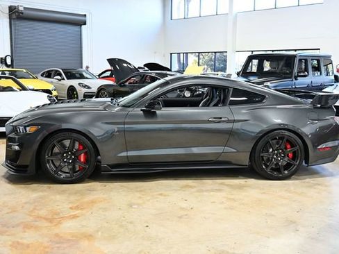 Used 2020 Ford Mustang Shelby GT500 w/ Carbon Fibre Track Pack image 8