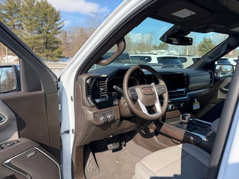 New 2026 GMC Sierra 1500 SLT w/ SLT Premium Package AWD/4WD image 14