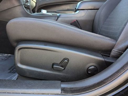 Used 2022 Chrysler 300 Touring image 18