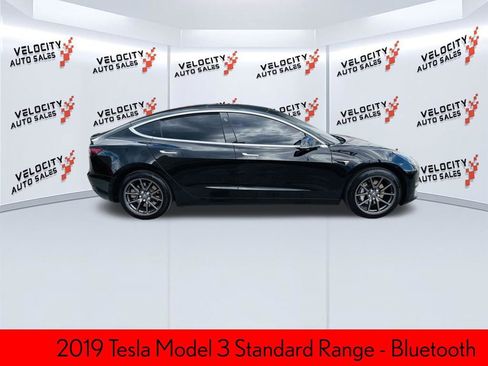Used 2019 Tesla Model 3 Standard Range image 2