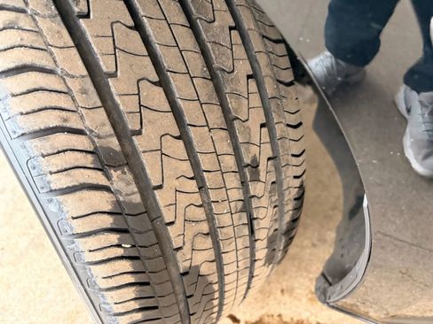 Used 2017 Audi A4 2.0T Premium w/ Convenience Package image 38