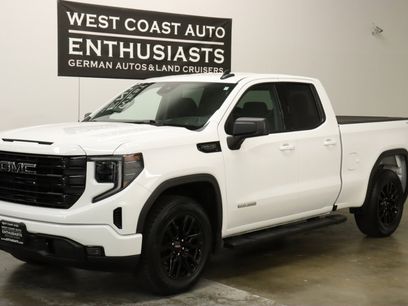 Used 2022 GMC Sierra 1500 Elevation w/ LPO, Elevation Black Package