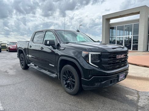 Used 2025 GMC Sierra 1500 Elevation w/ Elevation Premium Package AWD/4WD image 3