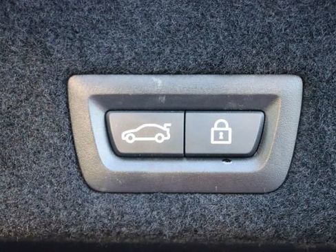 Used 2019 BMW 740i w/ Executive Package image 25