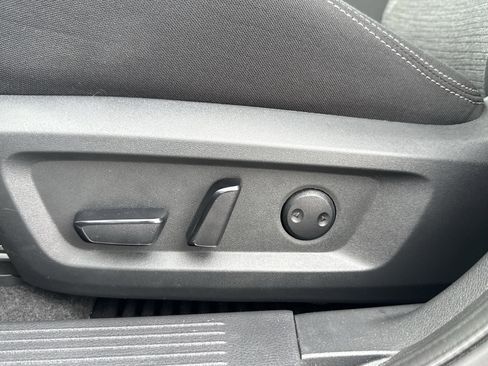 Used 2023 Nissan Rogue SV FWD image 26