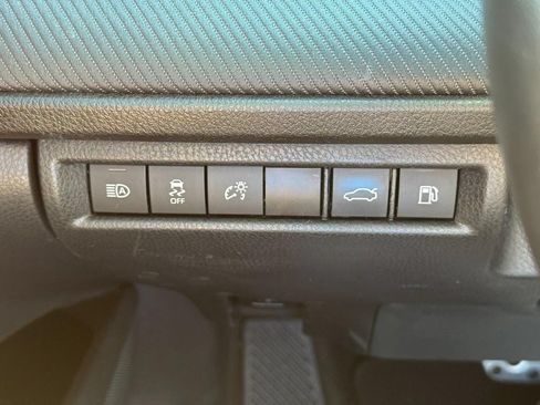 Used 2025 Toyota Camry SE w/ Convenience Package FWD image 25