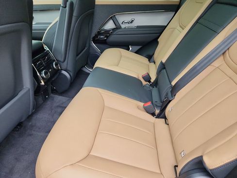 New 2026 Land Rover Range Rover Sport Dynamic SE AWD/4WD image 5