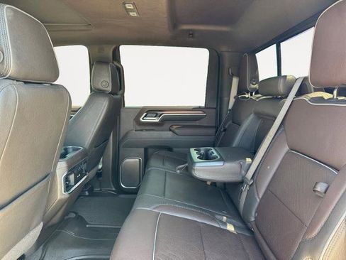 Used 2025 GMC Sierra 2500 Denali w/ Denali Reserve Package AWD/4WD image 13