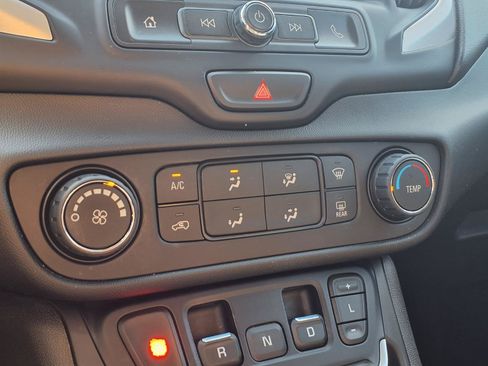 Used 2019 GMC Terrain SLE FWD image 10