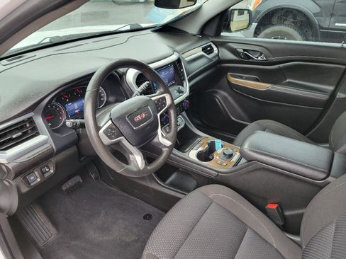 Used 2023 GMC Acadia SLE w/ Driver Convenience Package FWD image 5