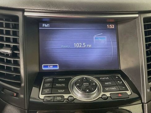 Used 2017 INFINITI QX70 AWD w/ Premium Package image 16