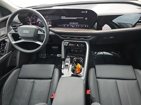 Certified 2025 Audi Q5 Premium Plus w/ Premium Plus AWD/4WD image 9