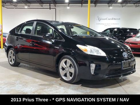 Used 2013 Toyota Prius Persona Series FWD image 3