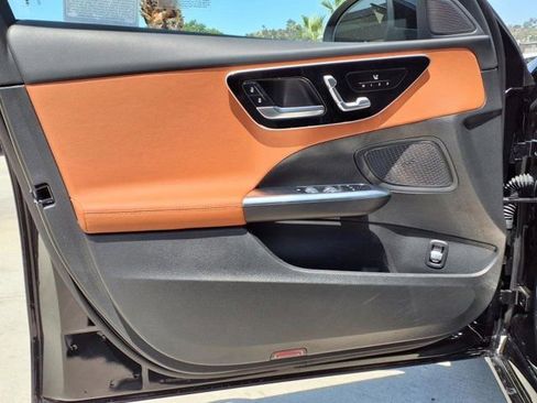 Used 2025 Mercedes-Benz C 300 4MATIC Sedan image 12