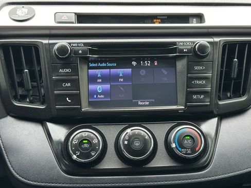 Used 2016 Toyota RAV4 LE w/ Preferred Accessory Package FWD image 36