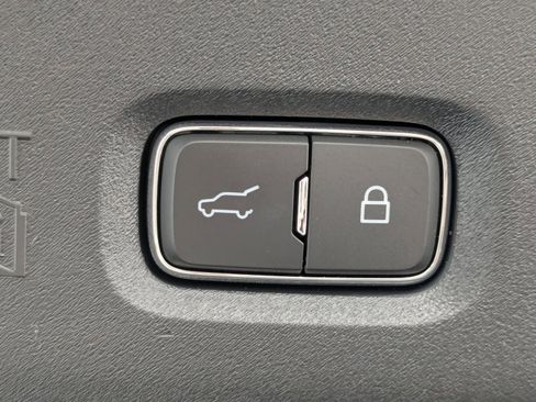 Certified 2025 Lincoln Navigator Reserve image 16