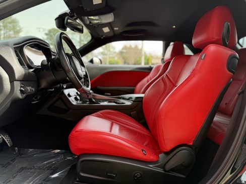 Used 2020 Dodge Challenger SRT Hellcat image 25