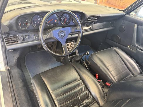 Used 1988 Porsche 911 Carrera RWD image 26