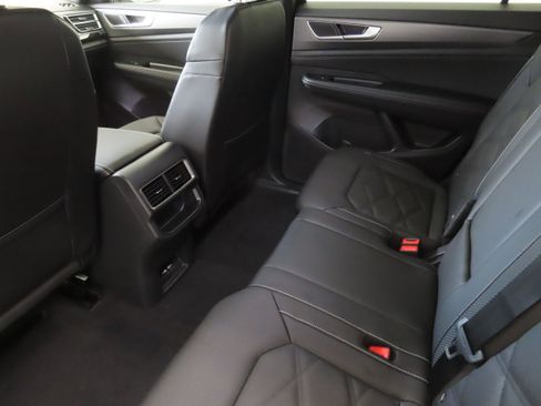 New 2026 Volkswagen Atlas Cross Sport SE image 22