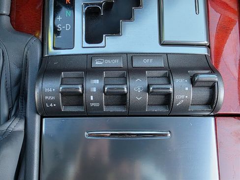 Used 2009 Lexus LX 570 4WD image 32