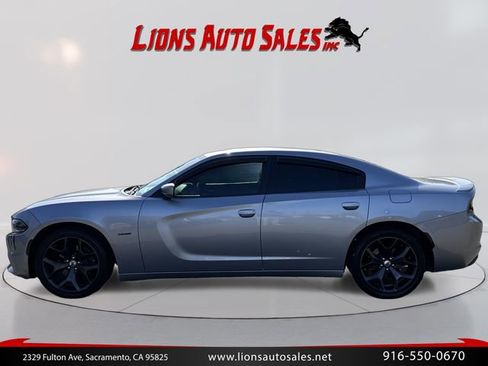 Used 2018 Dodge Charger R/T w/ Plus Group RWD image 8