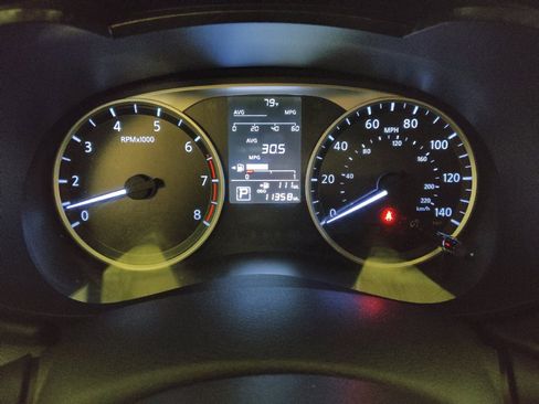 Used 2025 Nissan Versa S w/ Trunk Package FWD image 23
