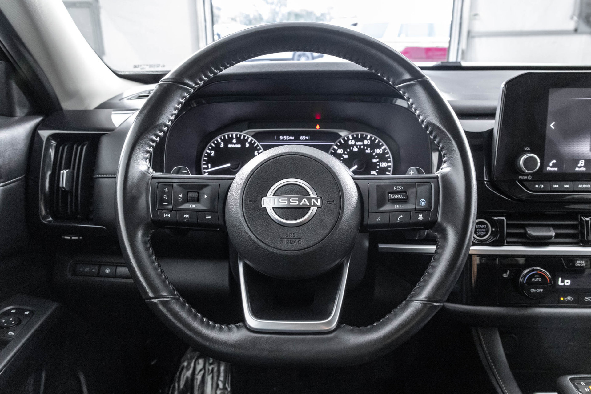 Used 2024 Nissan Pathfinder SV AWD/4WD image 28
