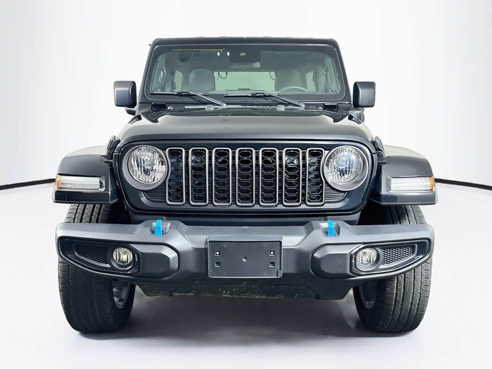 Used 2024 Jeep Wrangler Unlimited w/ Convenience Group AWD/4WD image 2