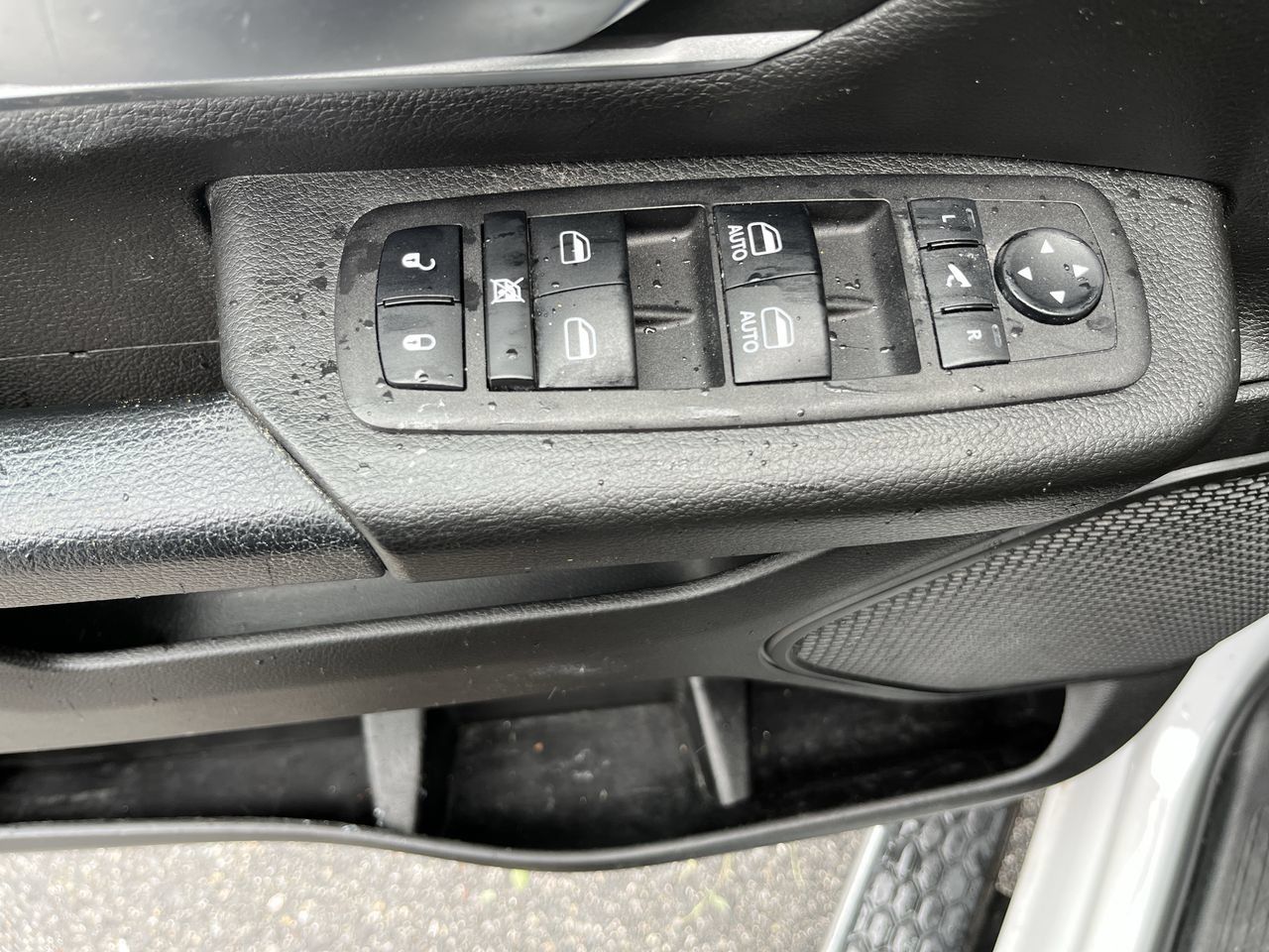 Used 2023 RAM 1500 Big Horn AWD/4WD image 3